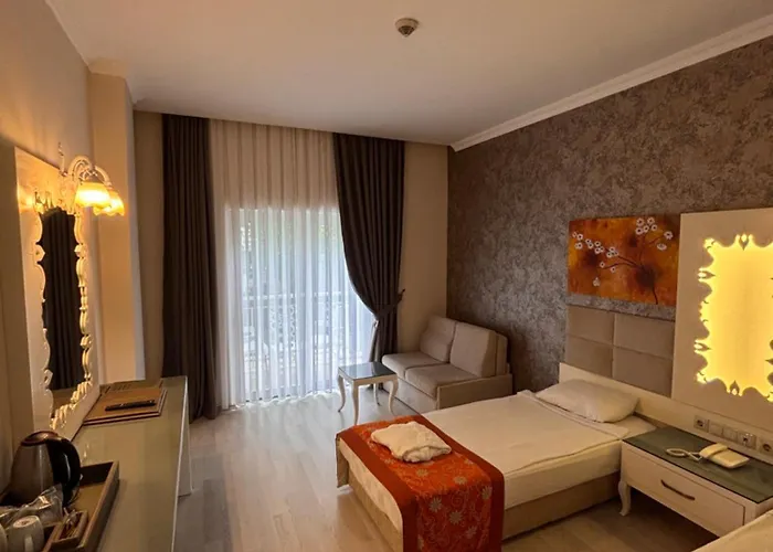 Grand Mir'amor Hotel&spa 5* קמר