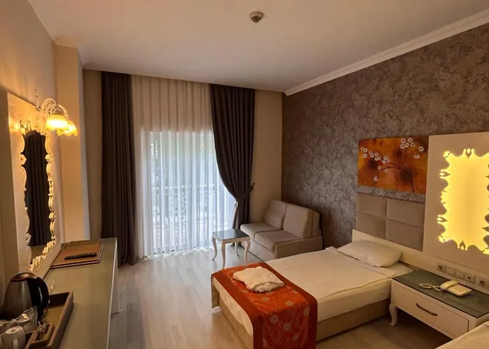Grand Mir'amor Hotel&spa 5* קמר
